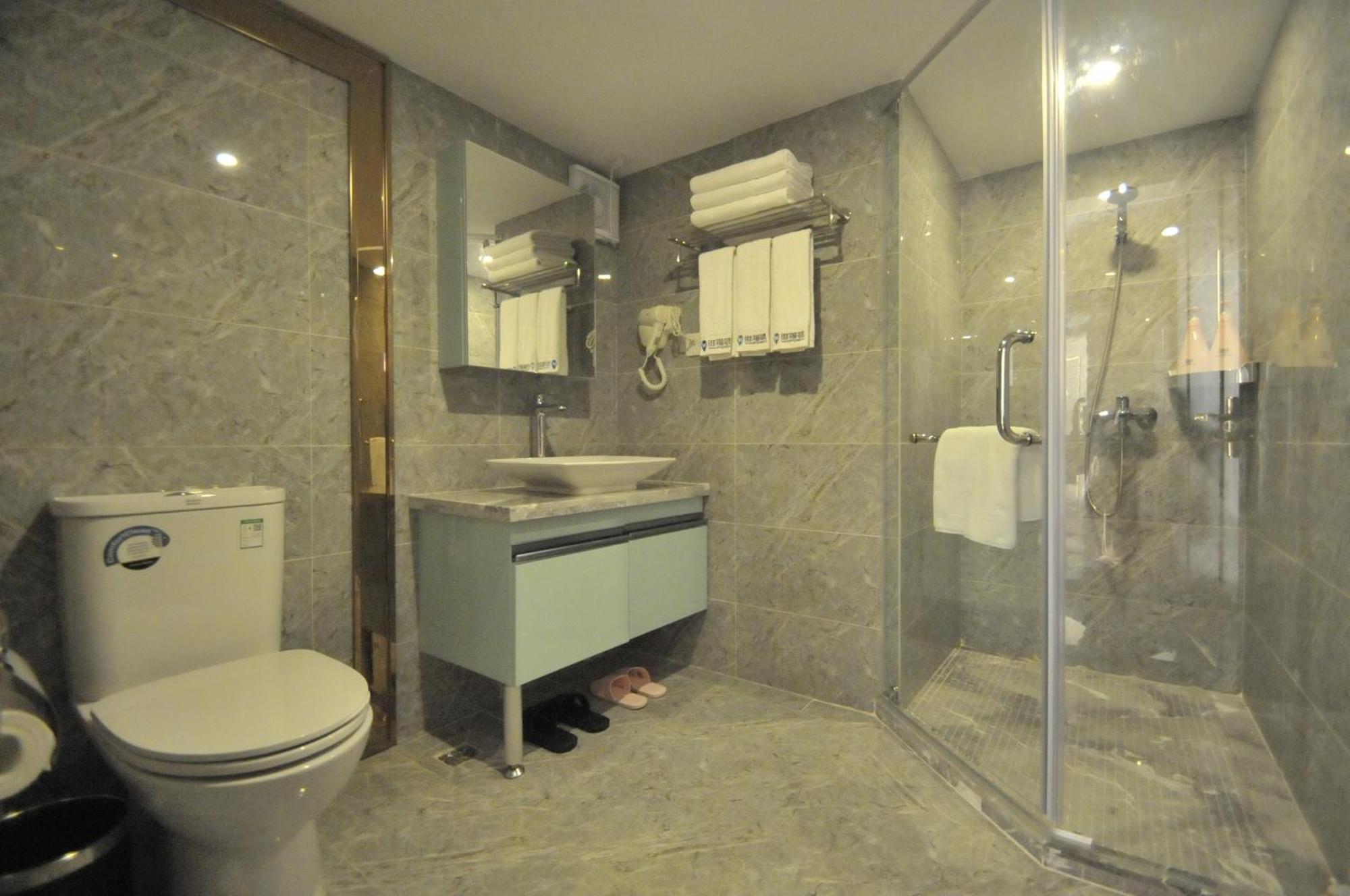 Waifiden Duplex Hotel Apartment Zhongyong Jinyu Branch-Free Shuttle Bus During The Canton Fair 외부 사진